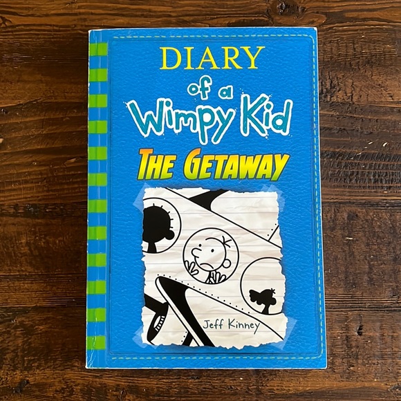 Diary of a wimpy kid the getaway paperback - Picture 1 of 3